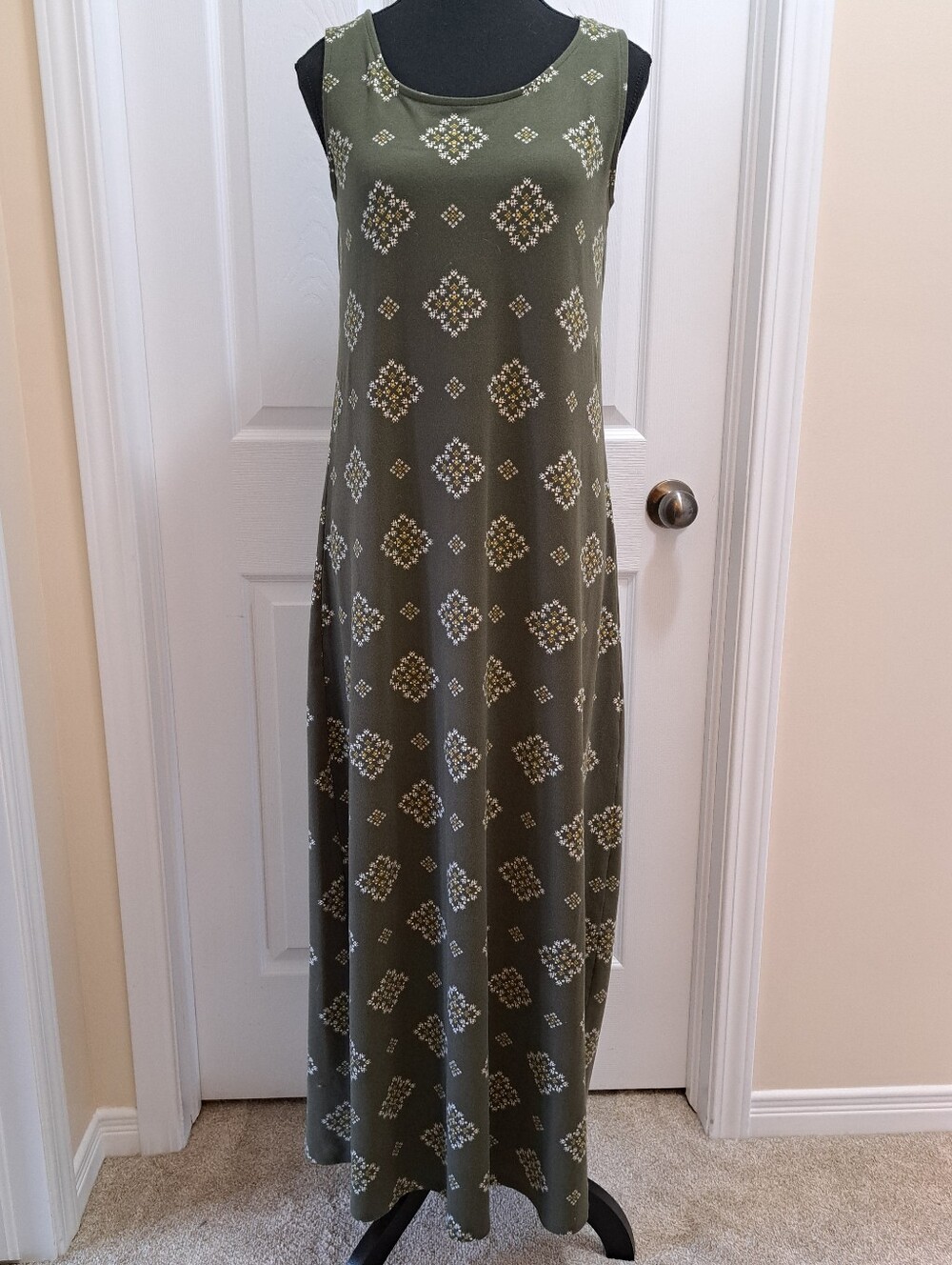 Boho Sleeveless Green Maxi Dress Women's Size Medium Earthy Strappy Back Summer